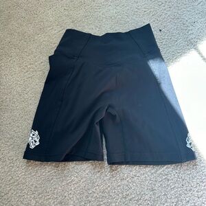 Darcsport scrunch shorts